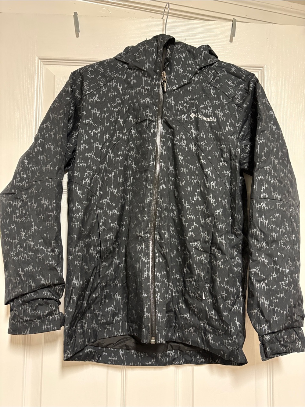 Columbia Black & Gray Patterned Hooded Shell Jacket